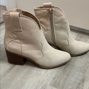 Sonoma Women's Beige Ankle Booties